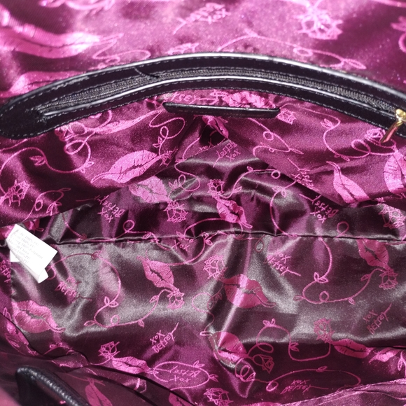 Betsey Black and White Floral Handbag - Picture 3 of 7